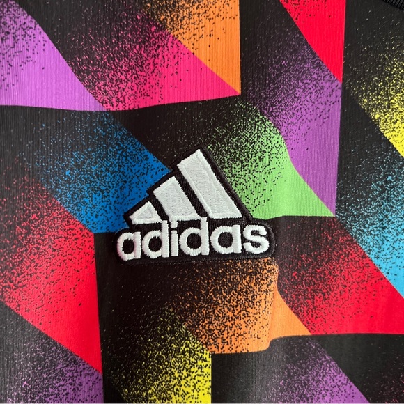 New Seattle Sounders Pride Jersey - Picture 4 of 6